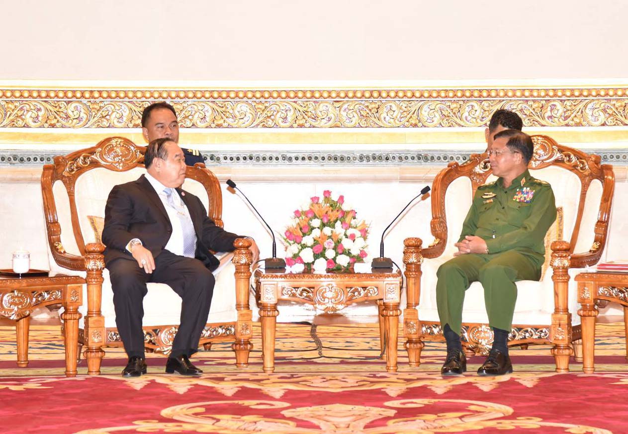 ကာခ်ဳပ္ႏွင့္ ထိုင္းကာကြယ္ေရး၀န္ႀကီးတို႔ ေတြ႔ဆံု