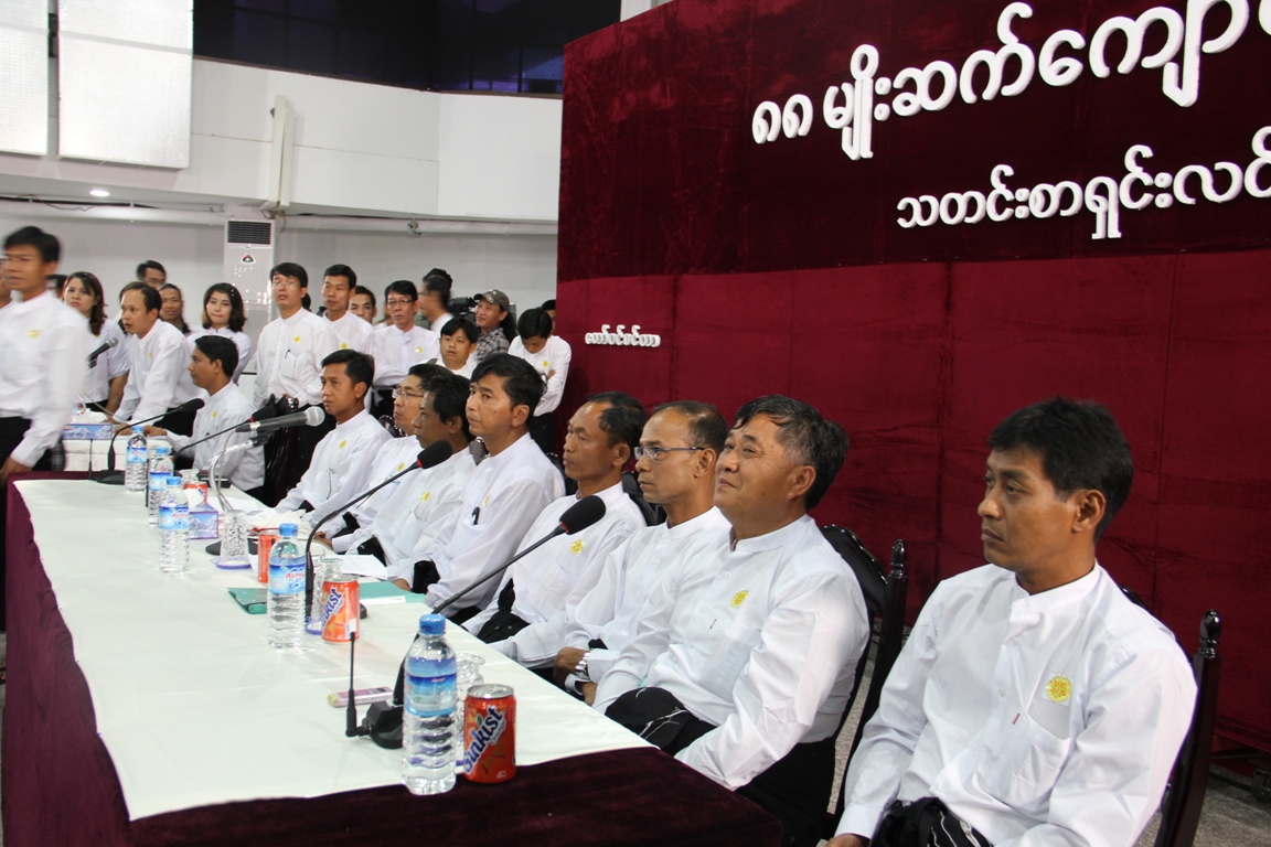 ၈၈ မ်ိုးဆက္ ေက်ာင္းသားမ်ား သတင္းစာ႐ွင္းလင္းပြဲ (ဓာတ္ပံုသတင္း)