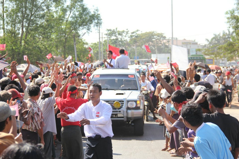 ေဒၚေအာင္ဆန္းစုၾကည္ သံုးခြျမုိ ့ကို စည္းေရးေရးခရီးသြားေရာက္