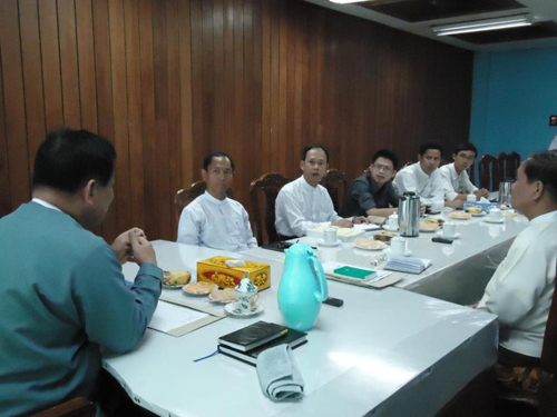 ၂၀၁၅ ေ႐ြးေကာက္ပြဲ လြတ္လပ္တရားမွ်တေရး ၈၈ အဖြဲ့နွင့္ေကာ္မ႐ွင္ ေဆြးေနြး