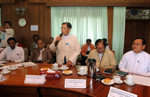 ေ႐ြးေကာက္ပြဲ ေကာ္မ႐ွင္ဥကၠ႒နွင့္ နုိင္ငံေရးပါတီမ်ား ေဆြးေနြး
