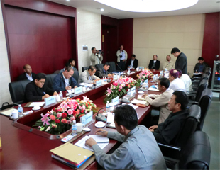 ျငိမ္းခ်မ္းေရးအက်ဳိးေဆာင္အဖြဲ့နွင့္ ေကအုိင္အို လိုင္ဇာတြင္ ေဆြးေနြး