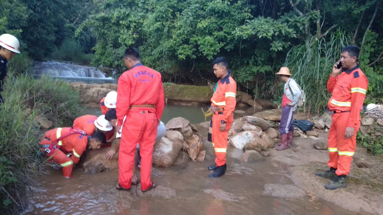 ဓာတ်တော်ချိုင့်ရေတံခွန် ရေပြန်လည် စီးဆင်း