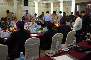 ျငိမ္းခ်မ္းေရးေဆြးေနြးဖုိ့ ေကအုိင္အုိကုိ အစုိးရထပ္မံကမ္းလွမ္း