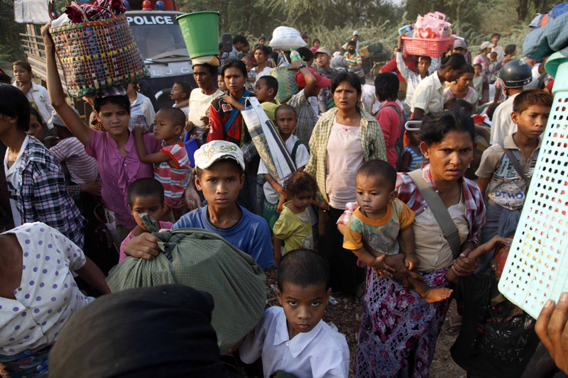 အၾကမ္းဖက္မႈမ်ားေၾကာင့္ ရပ္နားထားရသည့္ တကၠသုိလ္စာေမးပြဲမ်ား ျပန္စစ္မည္