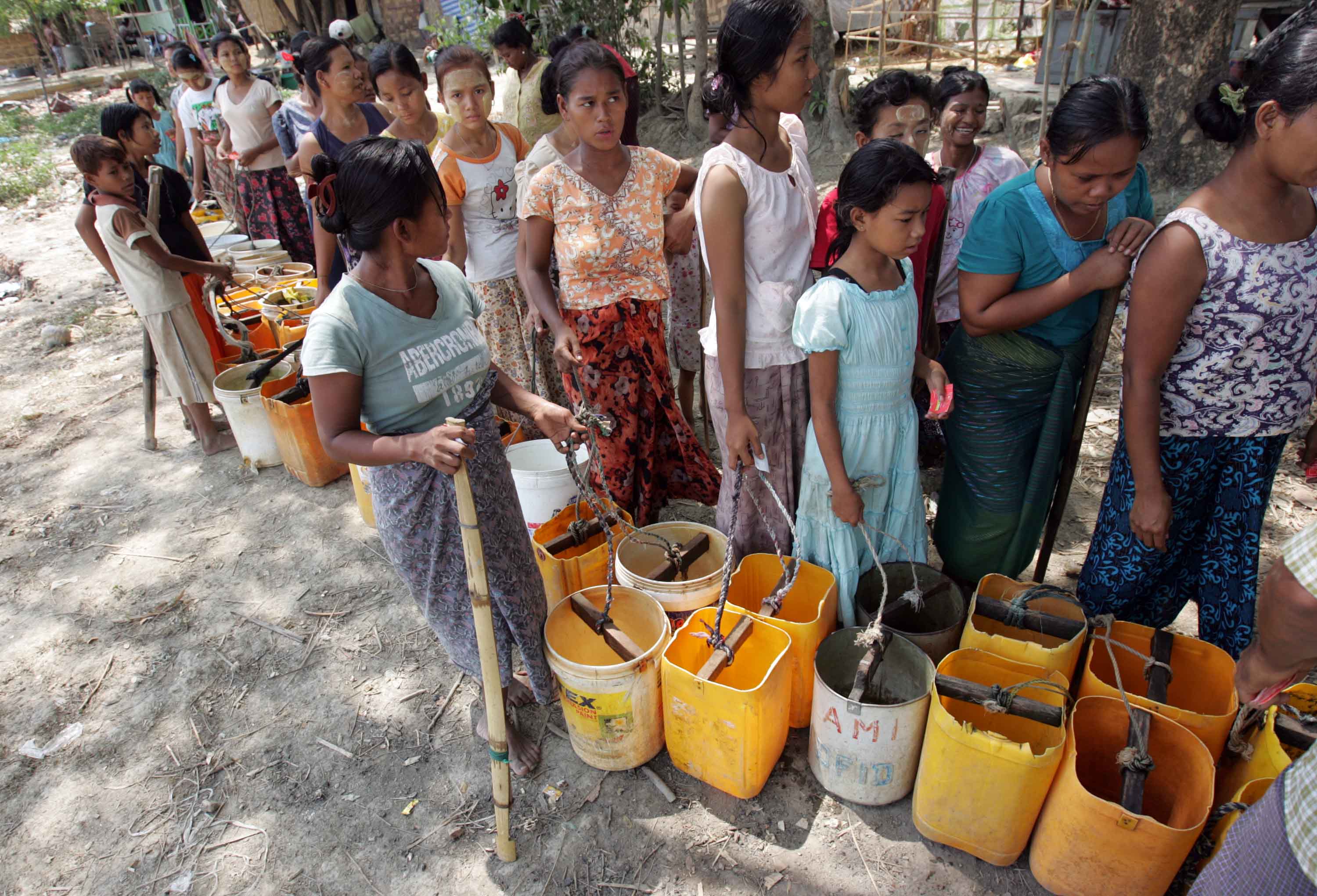 ဒလျမို့ ေရ႐ွားပါးမႈ ျပဿနာနွင့္ ၾကံုေတြ့ေနရ (ဓာတ္ပုံ)