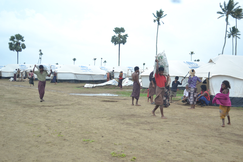 ဒုကၡသည္စခန္း ေျပာင္းေ႐ြွႊ့မႈ ျမင္ကြင္း