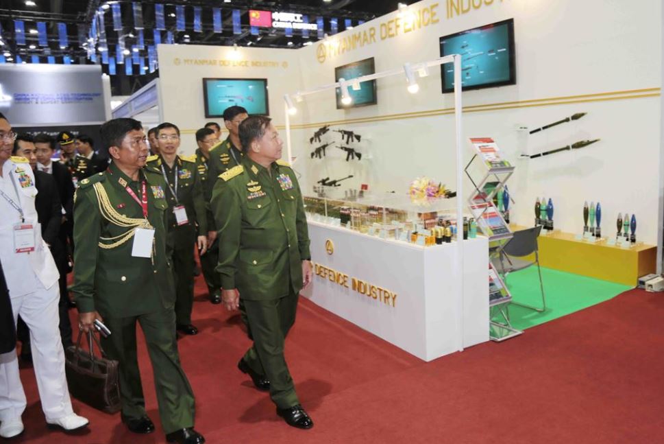 အာဆီယံစစ်တပ်အသိုက်အဝန်းက မြန်မာအကြမ်းဖက်စစ်တပ်ကို အားပေးကူညီနေ