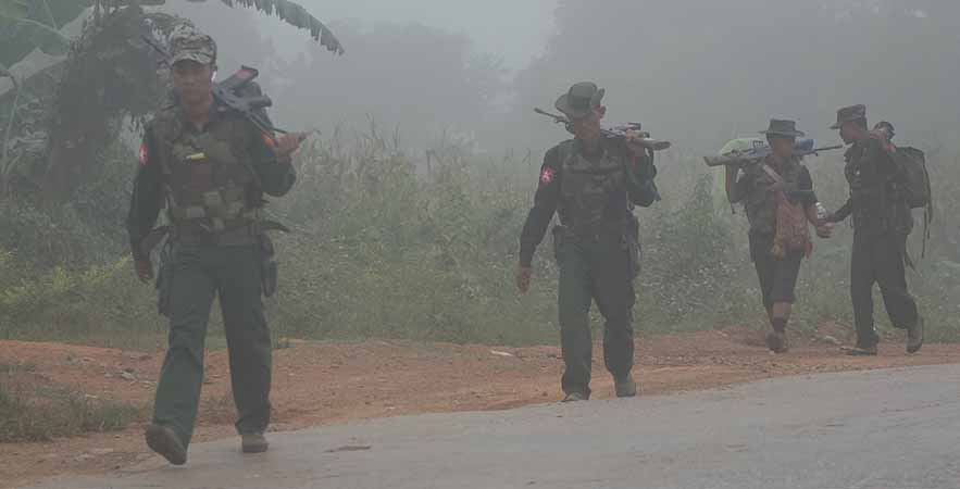 ဟုမ္မလင်း ပင်ခုတ်ရွာတွင် စစ်ကောင်စီ၊ SNA ပူးပေါင်းစစ်ကြောင်းနှင့် PDF တိုက်ပွဲပြင်းထန်နေ