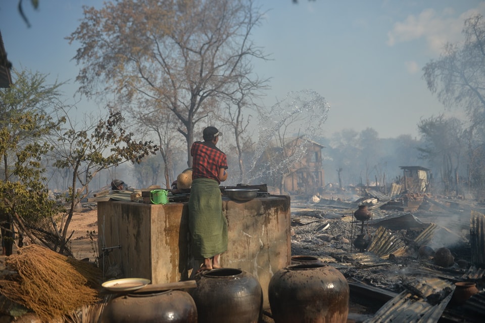 ဝက်လက်မြို့နယ်၊ ထန်းကြီးကျေးရွာကို စစ်ကောင်စီတပ်က မီးရှို့ဖျက်ဆီး (ဓာတ်ပုံ)