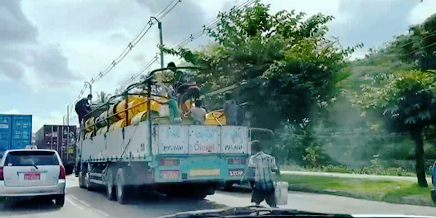 လှိုင်သာယာတွင် ကုန်ကားများပေါ် ပစ္စည်းများလိုက်လံခိုးယူနေသည့်အဖွဲ့ ဖမ်းဆီးခံရ