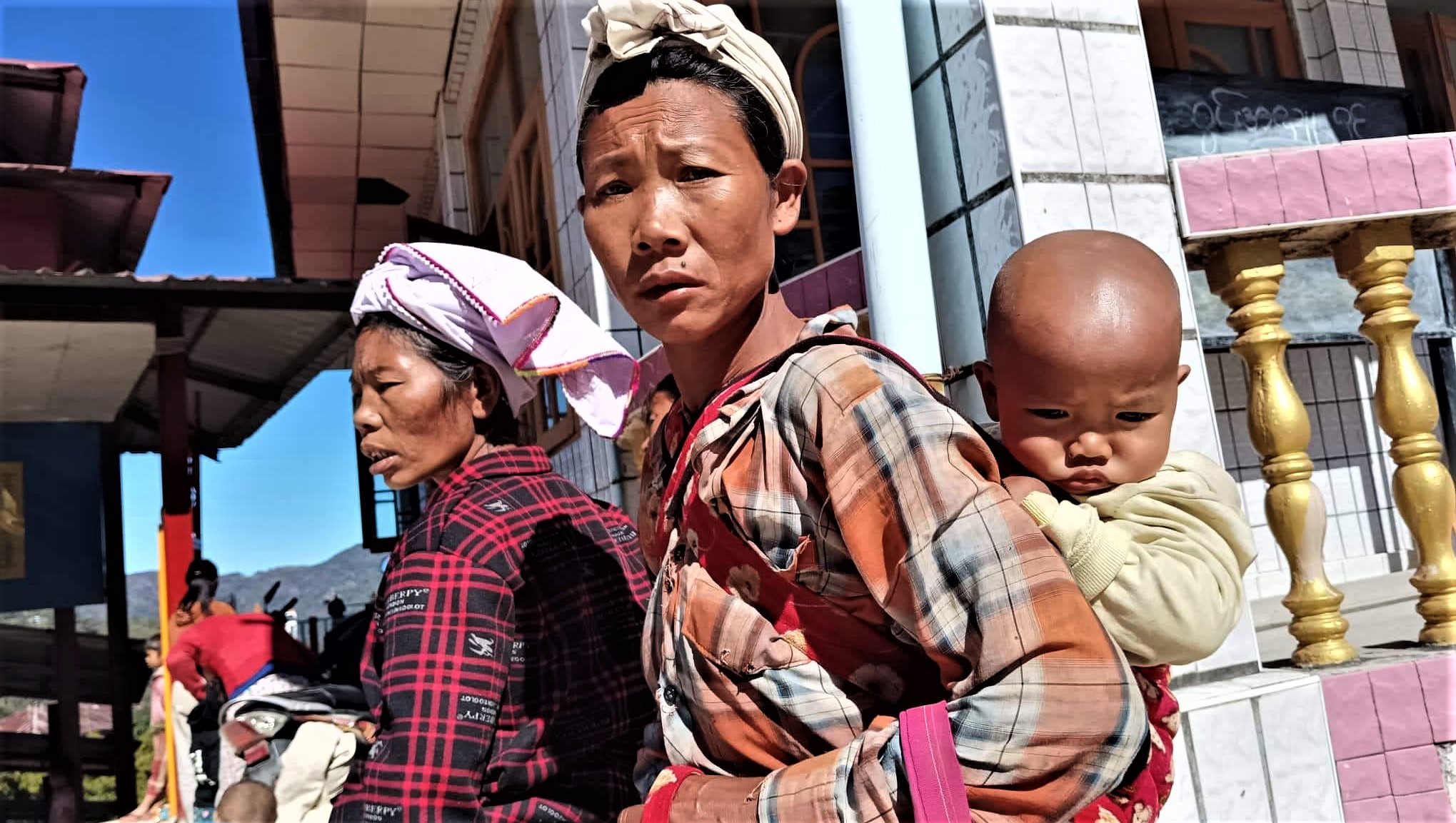 စစ်ကောင်စီတပ်နှင့် TNLA တိုက်ပွဲကြောင့် ပြည်သူ ၁,၂၀၀ ကျော် နမ့်ဆမ်သို့ စစ်ဘေးရှောင် (ဓာတ်ပုံ)