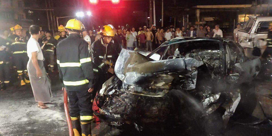 တောင်ဥက္ကလာမီးပွိုင့်တွင် ယာဥ် ၃ စီးဆင့်တိုက်မိပြီး ၁ စီးမီးလောင်