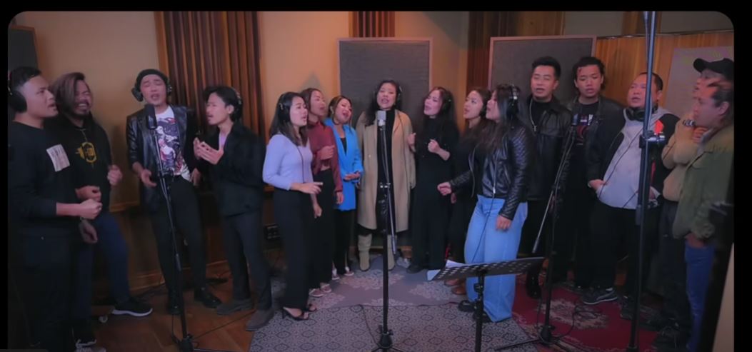 ချင်းအဆိုတော်များ Cover သီဆိုထားသည့် "We Are the World" သီချင်း ရေပန်းစားနေ