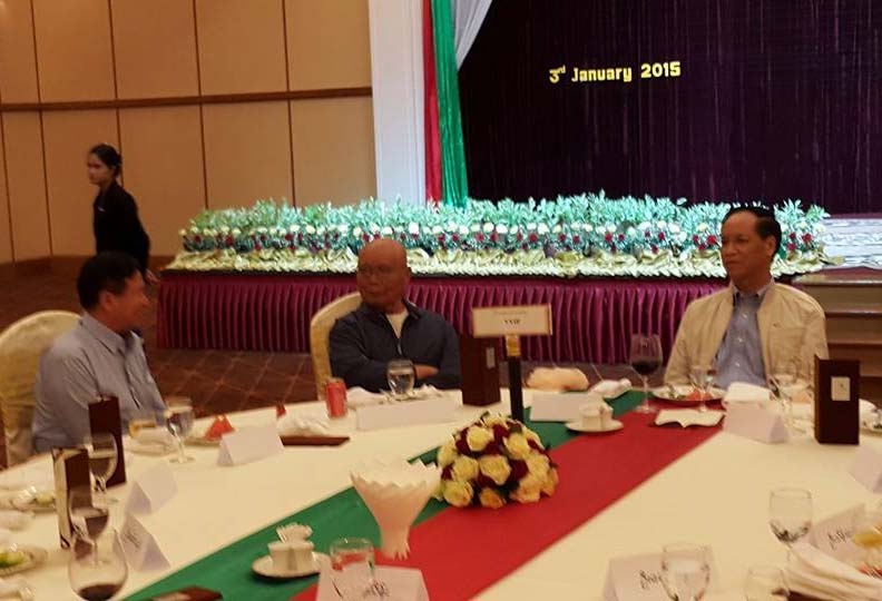 တိုင္းရင္းသားလက္နက္ကိုင္ေခါင္းေဆာင္မ်ားႏွင့္ သမၼတ တို႔ ၿငိမ္းခ်မ္းေရးကိစၥမ်ား ေဆြးေႏြးမည္