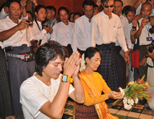 http://burmese.dvb.no/wp-content/uploads/2011/07/assk41.jpg