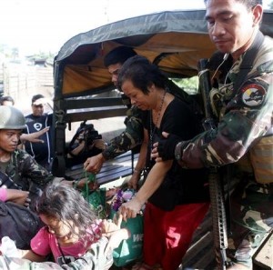 2013-09-17T112151Z_1_CBRE98G0VKJ00_RTROPTP_2_PHILIPPINES-REBELS