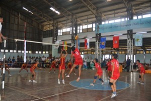 ျမန္မာ့လက္ေ႐ြးစင္ အမ်ဳိးသမီး ေဘာလီေဘာ အသင္း ေလ့က်င့္ေနစဥ္ (ဓာတ္ပံု - 27seagames2013.com)