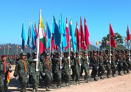 ရွမ္းေတာ္လွန္ေရးေန႔ စစ္ေရးျပ အခမ္းအနား က်င္းပေနစဥ္