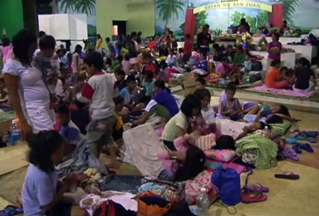 ဟာဂူပစ္မုန္တိုင္းဒဏ္ေၾကာင့္ ေဘးကင္းရာသို႔ ေရႊ႕ေျပာင္းခံထားသည့္ ဖိလစ္ပိုင္ ျပည္သူမ်ား