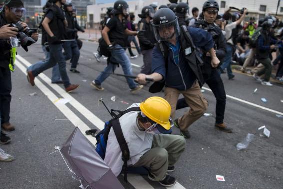 ဓာတ္ပံု - ႐ိုက္တာ