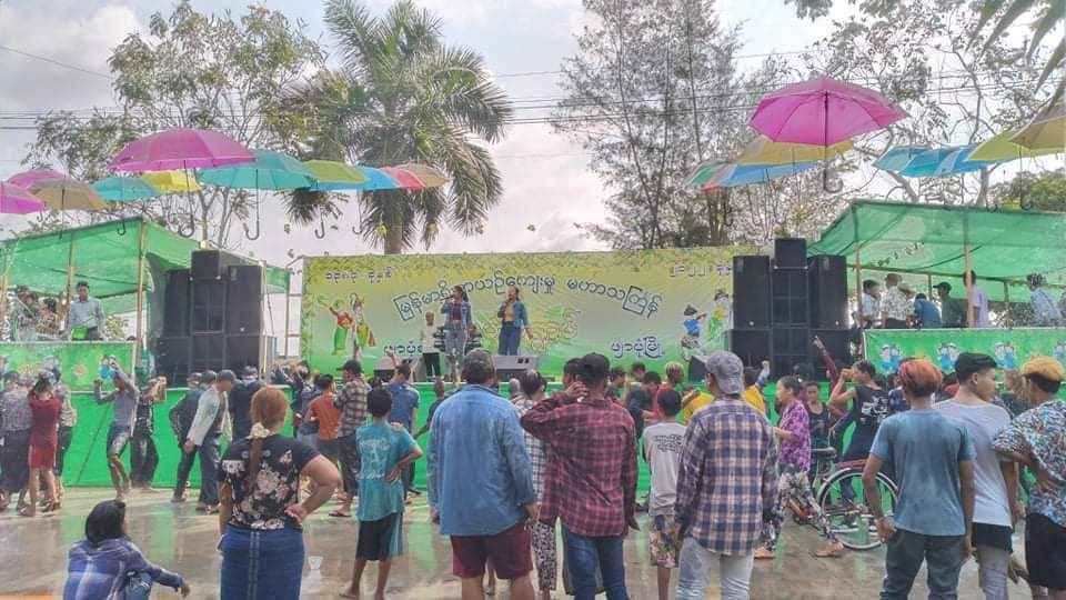 ဖျာပုံမြို့ ဗဟိုမဏ္ဍပ်အနီး ဗုံး ၂ လုံးဆင့်ပေါက်ကွဲ