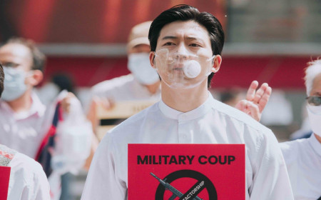 ရုပ်ရှင်သရုပ်ဆောင် ခါရာ၊ အဆိုတော် သားငယ်နှင့် ဂျာနယ်လစ်များအပါအဝင် နောက်ထပ် အယောက် ၂၀ ကို အမှုဖွင့်