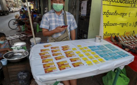 မြန်မာနိုင်ငံရဲ့ ဆက်ထိန်းမထားနိုင်တဲ့ လူမှုကွန်ရက် ပိတ်ပင်ဖြတ်တောက်မှု