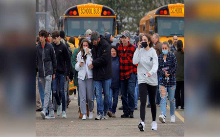 မီချီဂံပြည်နယ် အထက်တန်းကျောင်းတွင် သေနတ်ပစ်ခတ်မှုကြောင့် ၃ ဦးထက်မနည်း သေဆုံး