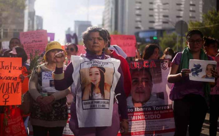 အမျိုးသမီးများအပေါ် အကြမ်းဖက်မှု ပပျောက်ရေးနေ့ လက်တင်အမျိုးသမီးများ ဆန္ဒပြ