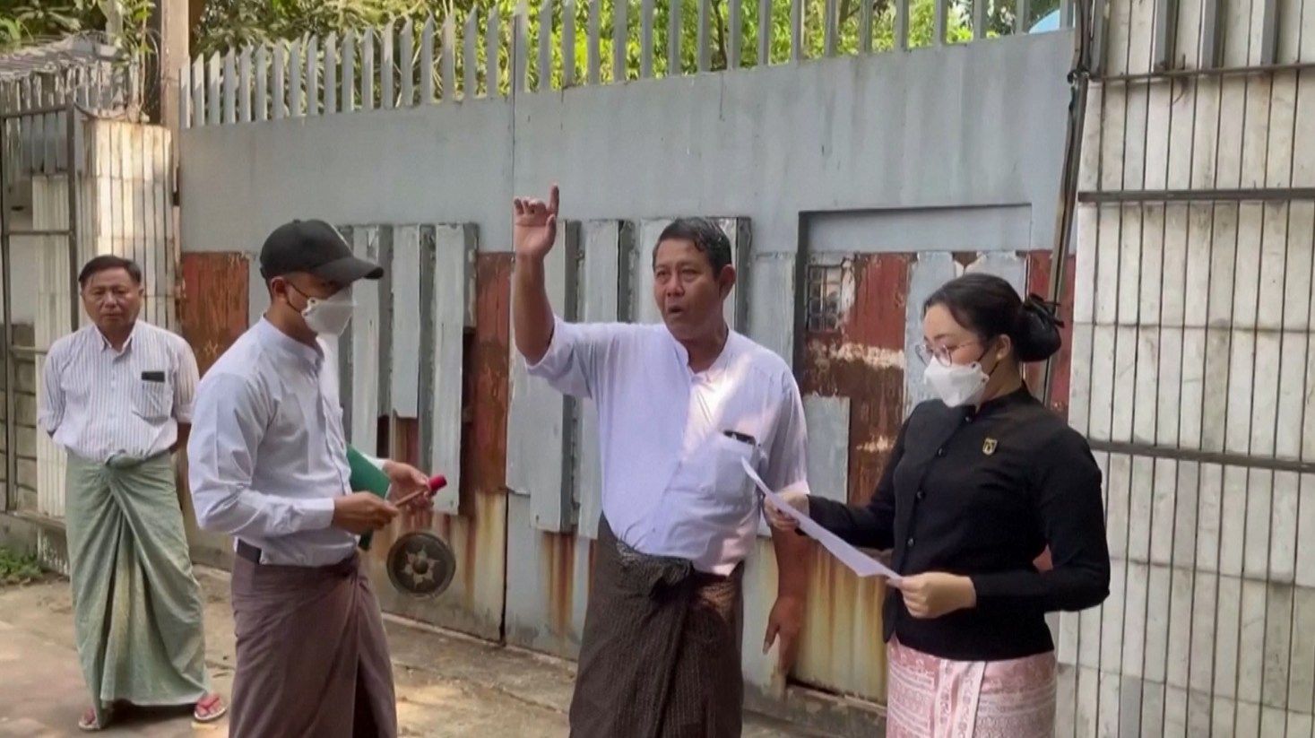 ခြံအမှတ် ၅၄ ပထမအကြိမ်လေလံ (Photo: Reuters video screen shot)