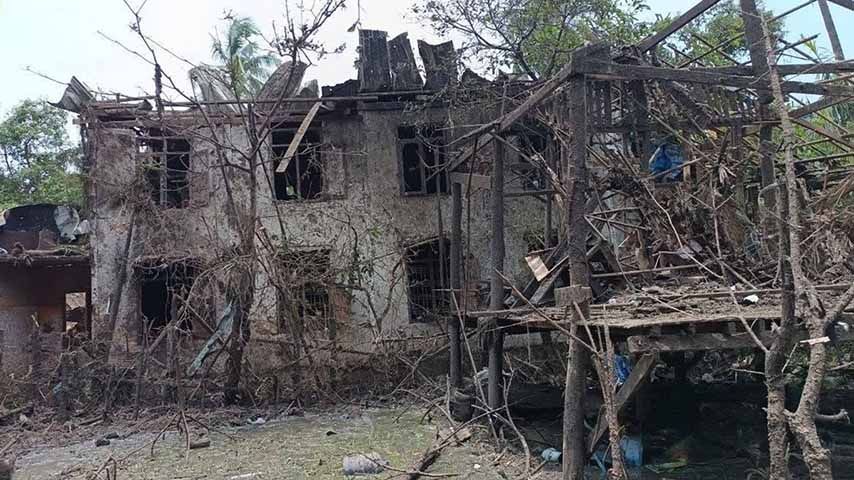 ငပလီကို စစ်တပ်ဗုံးကြဲ၊  ဆရာတော် ၁ ပါး အပါအဝင် ၇ ဦး ဒဏ်ရာရ 