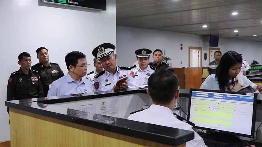 ရန်ကုန်လေဆိပ်မှ ထွက်ခွာမည့်ခရီးသည်များကို ပိုမိုစိစစ်ထိန်းချုပ်လာ  