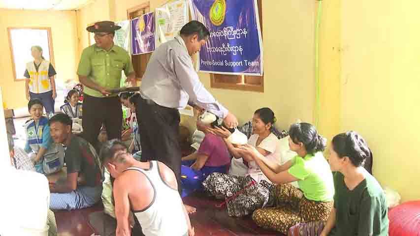လေးမျက်နှာရေဘေးသင့်သူများကို ဆန် နို့ဆီဘူး ၂ လုံးစီဝေပေး 