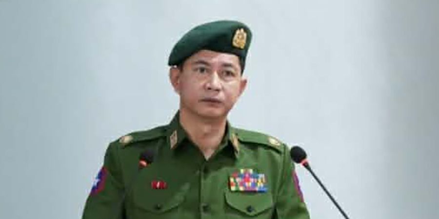 အလယ်ပိုင်းတိုင်းစစ်ဌာနချုပ် တိုင်းမှူး ဗိုလ်မှူးချုပ် အောင်ဌေး (Photo : Military)