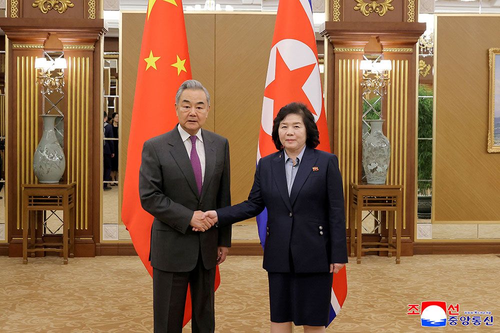 တရုတ်နှင့် မြောက်ကိုရီးယား နိုင်ငံခြားရေးဝန်ကြီး ၂ ဦး ဆွေးနွေး