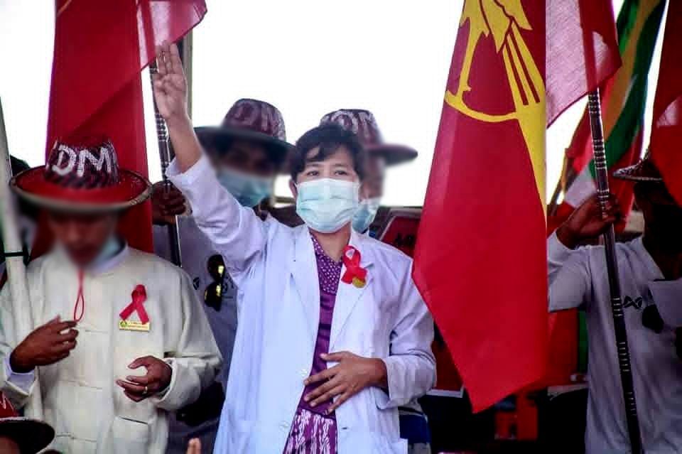 ၁၀ လကြာ ဖမ်းဆီးခံထားရသည့် ဒေါက်တာခင်သူသူလွင်အတွက် တရားမျှတမှု တောင်းဆို 