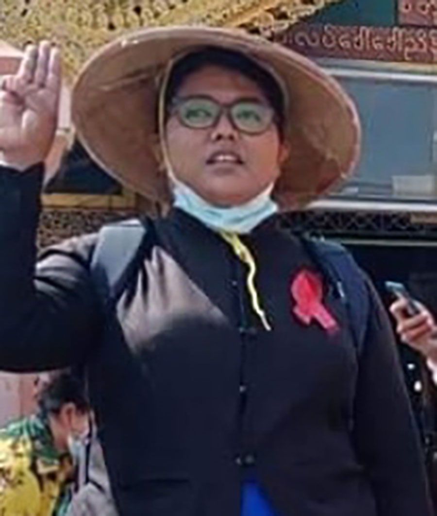နိုင်ငံရေးအကျဉ်းသူ ရှေ့နေ ဒေါ်ဖြိုးဝေဝေမြင့် ထောင်တွင်း၌ ကင်ဆာရောဂါ ခံစားနေရပြီး ဆေးကုခွင့်မရ