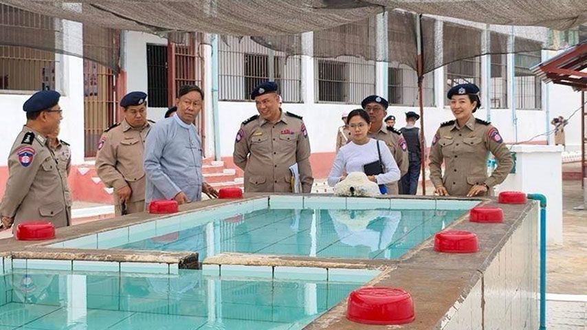 ဒိုက်ဦးထောင်ကို စစ်အာဏာရှင်၏ လူ့အခွင့်အရေးကော်မရှင်က စစ်ဆေးနေစဉ်။  (Photo: MNHRC)