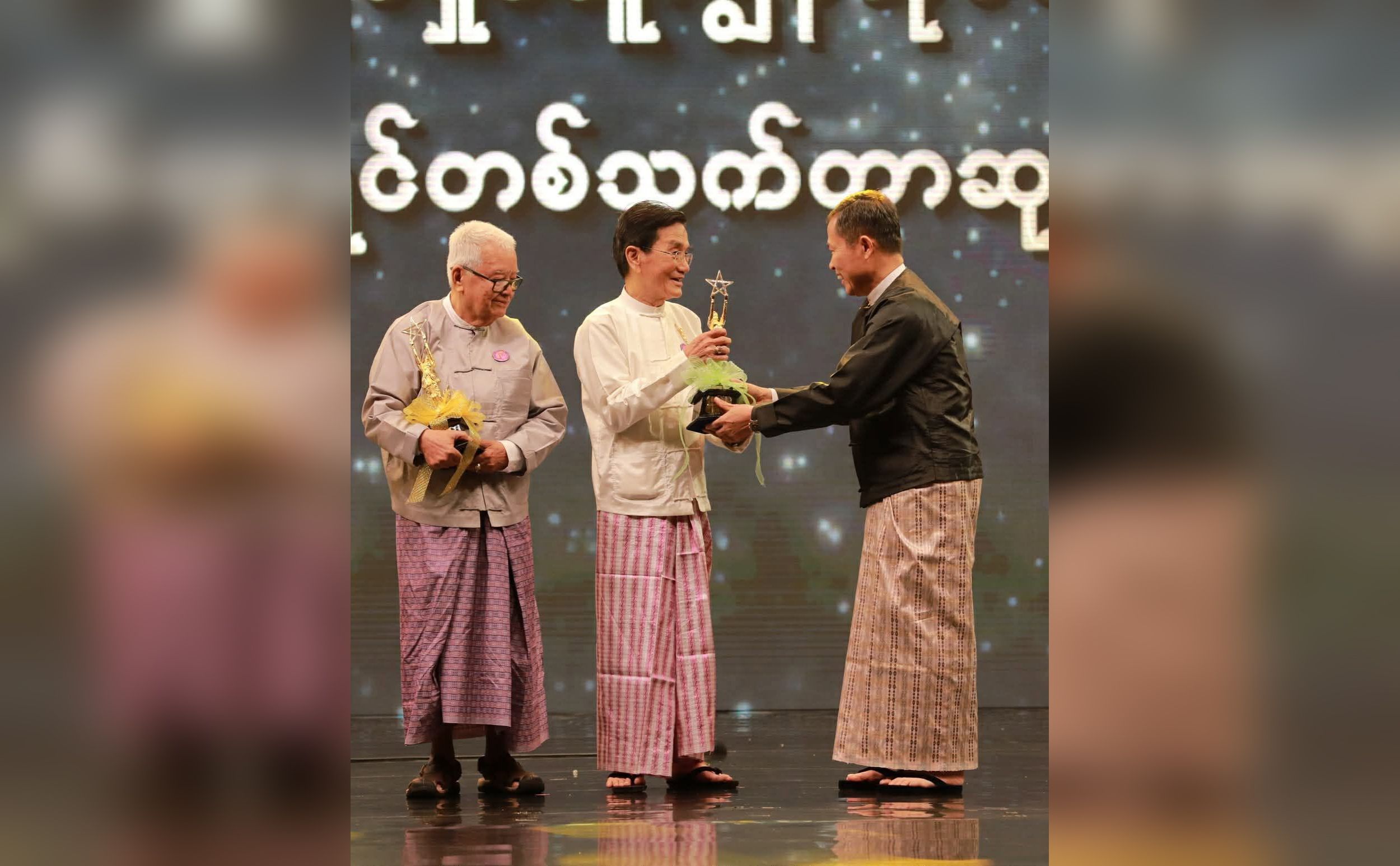 စစ်မှုထမ်းရတာ ကြောက်စရာမဟုတ်ဟု ဒါရိုက်တာ ပန်းချီစိုးမိုး ပြောဆိုမှု ဝိုင်းဝန်းဝေဖန်