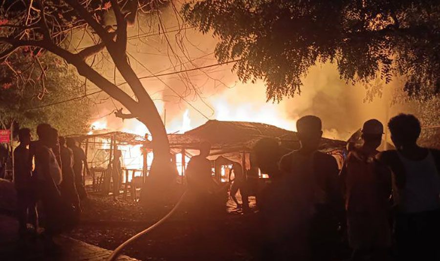 အသုတ်မြို့၌ မီးလောင်ပြီး ဆိုင်ခန်းအများအပြား ဆုံးရှုံး