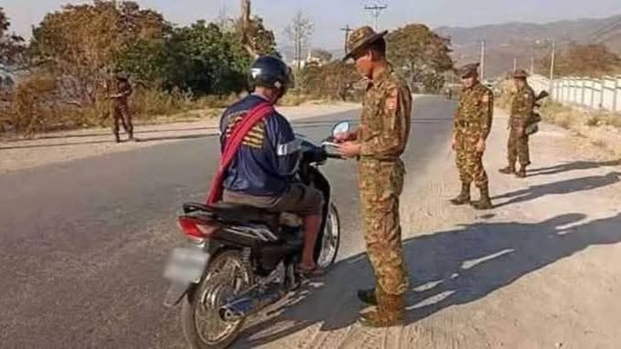 ဂန့်ဂေါတွင် တော်လှန်ရေးတပ်ဖွဲ့ဝင် ၁ ဦး လက်နက်ခဲယမ်းနှင့်အတူ ဖမ်းဆီးခံရ