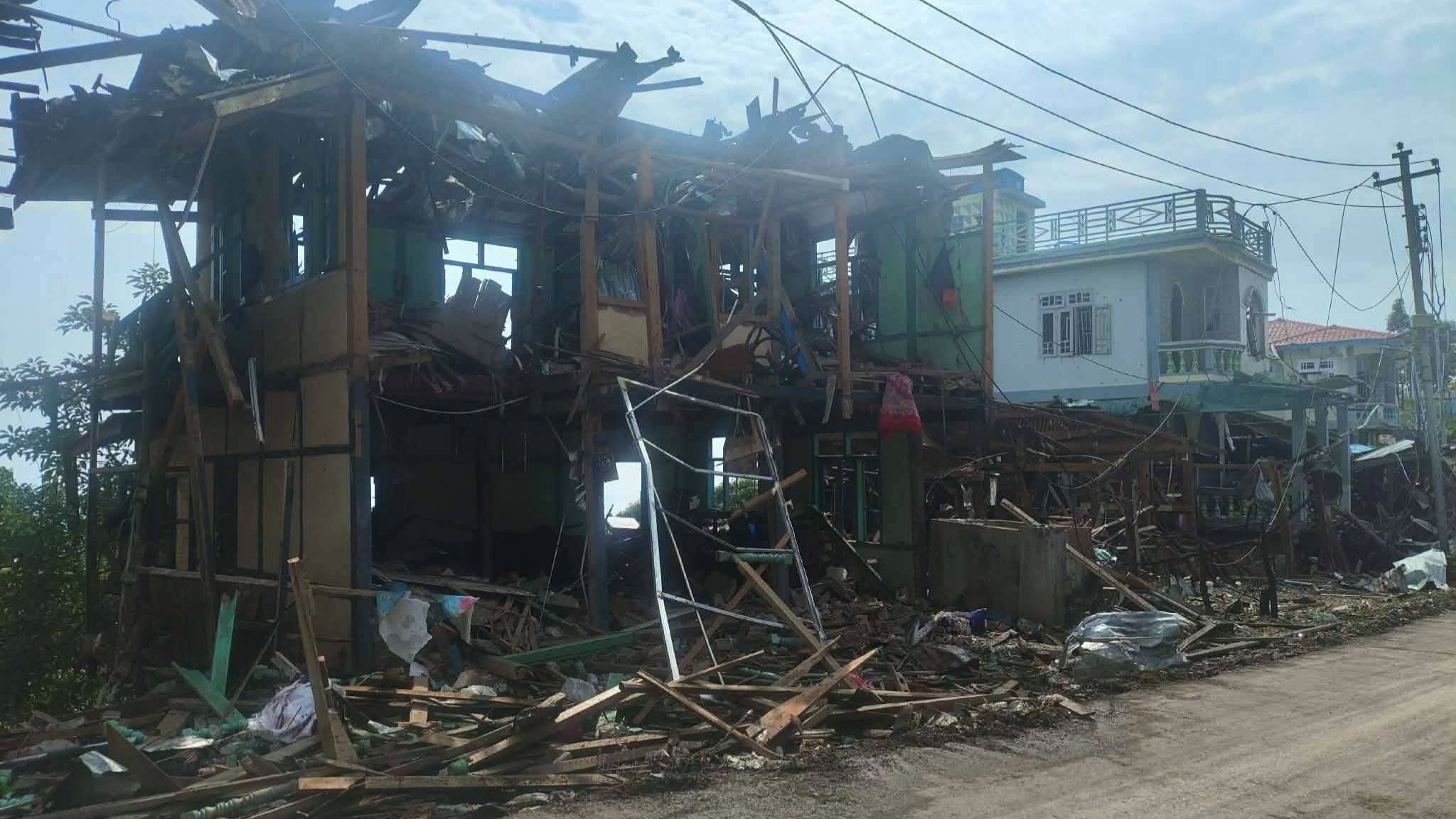 မင်းတပ်မြို့နယ်ကို စစ်တပ်က လေကြောင်းတိုက်ခိုက်မှု အပြင်းအထန်လုပ်နေ