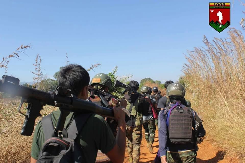 အင်းလေးပြည်သူ့ကာကွယ်ရေးတပ်ဖွဲ့က ရဲဘော် ၂ ဦး ဖမ်းဆီးခံရ