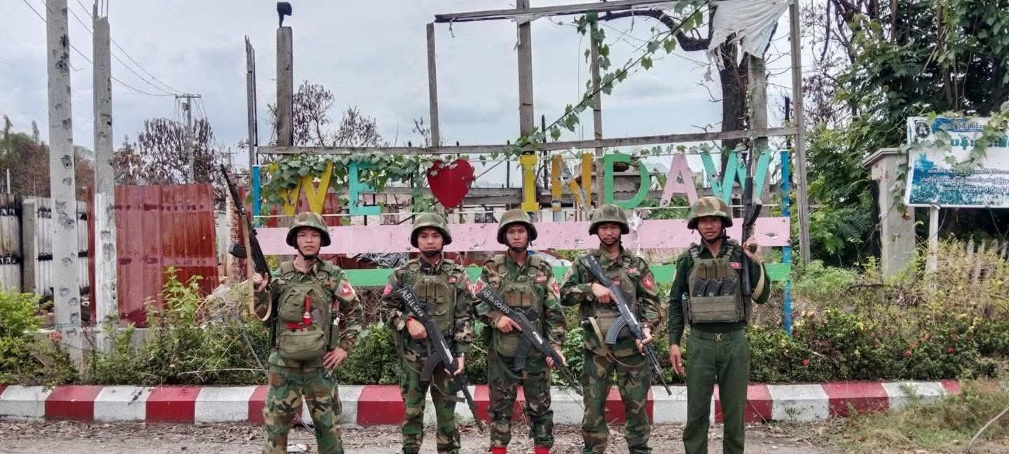 အင်းတော်ကို ပြန်သိမ်းရန် စစ်တပ်က အင်အားထောင်ချီ စစ်ကြောင်း ၂ ခုဖြင့် ထိုးစစ်ဆင်