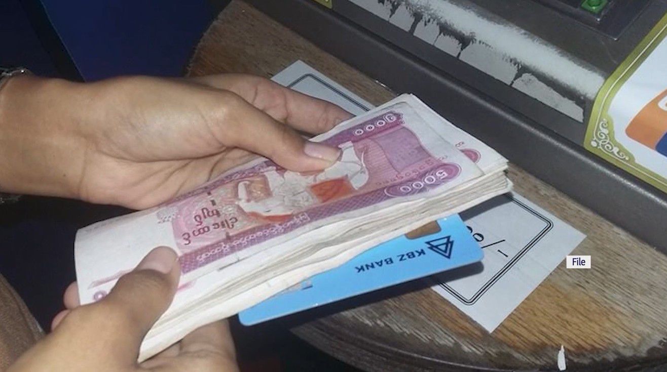 ရခိုင်တွင် ငွေသားရှားပါးမှုကြောင့် ငွေထုတ်ခ ဈေးနှုန်းမြင့်တက်  