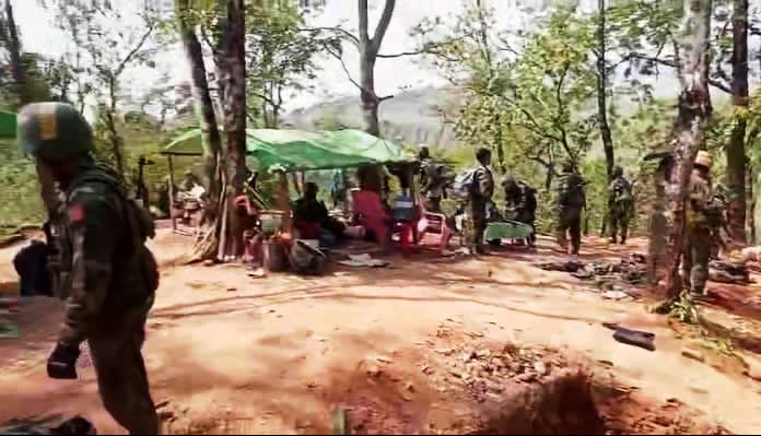 ဖားကန့်၊ လုံးခင်းကျေးရွာအနီး တိုက်ပွဲပြင်းထန်