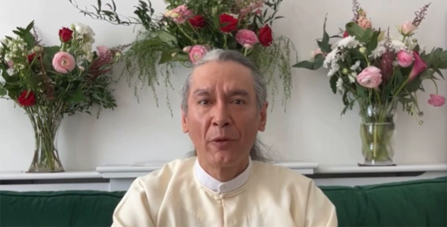   မိခင်ဒေါ်အောင်ဆန်းစုကြည် အသက်ရှင်ကြောင်း သက်သေပြသပေးရန် ကင်မ် တောင်းဆို