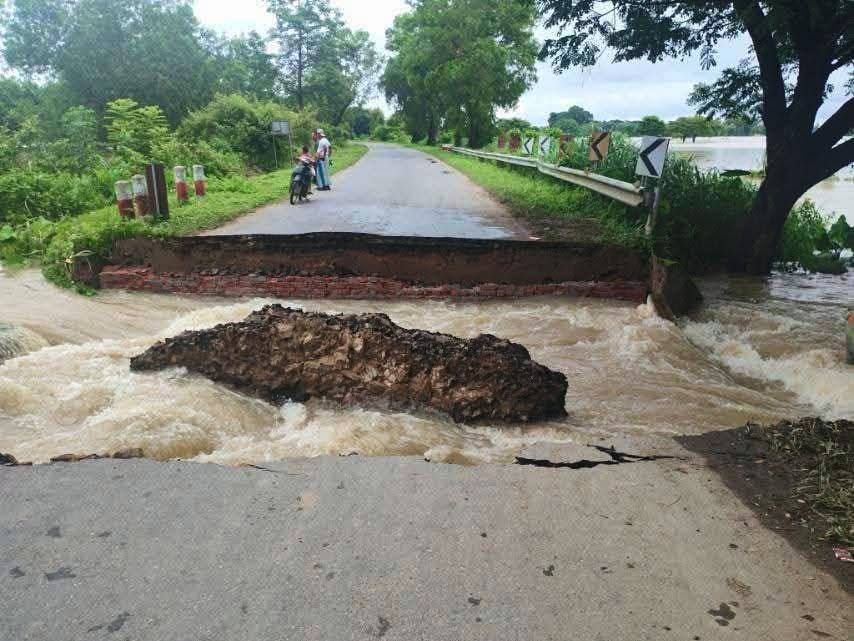 လေးမျက်နှာ-ငါးသိုင်းချောင်း ကားလမ်းပေါ်က တံတား ၁ စင်း ရေတိုက်စားမှုကြောင့် ပြိုကျပျက်စီး 
