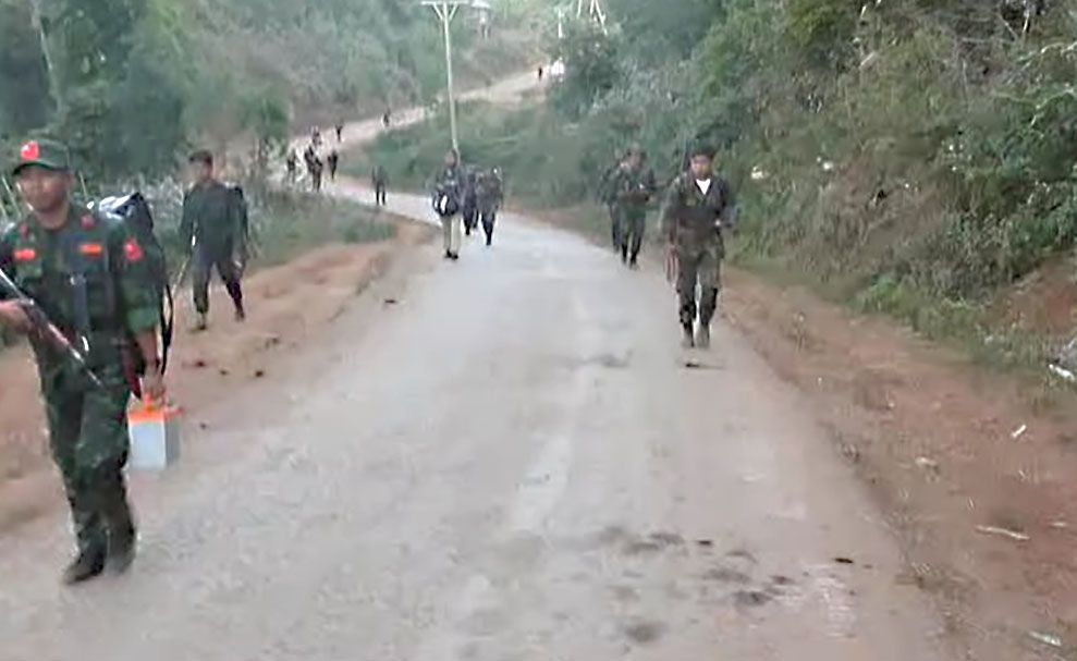 လွိုင်ကော်-ဖားဆောင်း ပြည်ထောင်စုလမ်းပေါ် နယ်မြေစိုးမိုးရန် နှစ်ဖက်တပ်များ အားပြိုင်